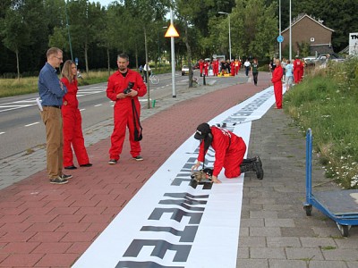 200 meter lang spandoek tegen apenexperimenten Rijswijk!