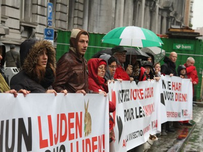 Luid protest tegen dierenleed aan de universiteit van Luik.